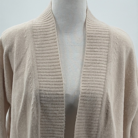 MaxMara Pure New Wool Cardigan Sweater in Beige - Size Large (measured) - Picture 2 of 9